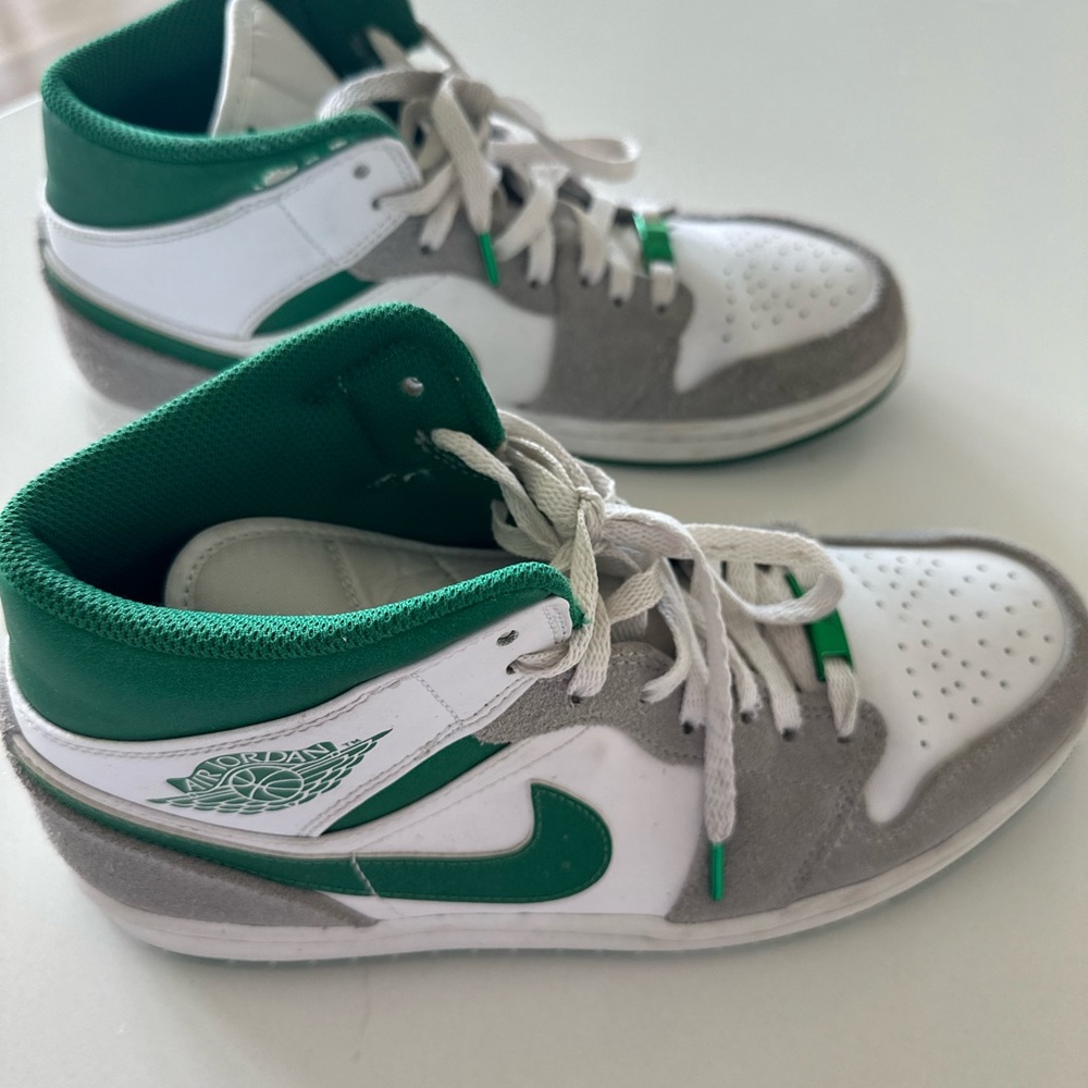 Air Jordan 1 High. Size 9. Great shape. Gently used.